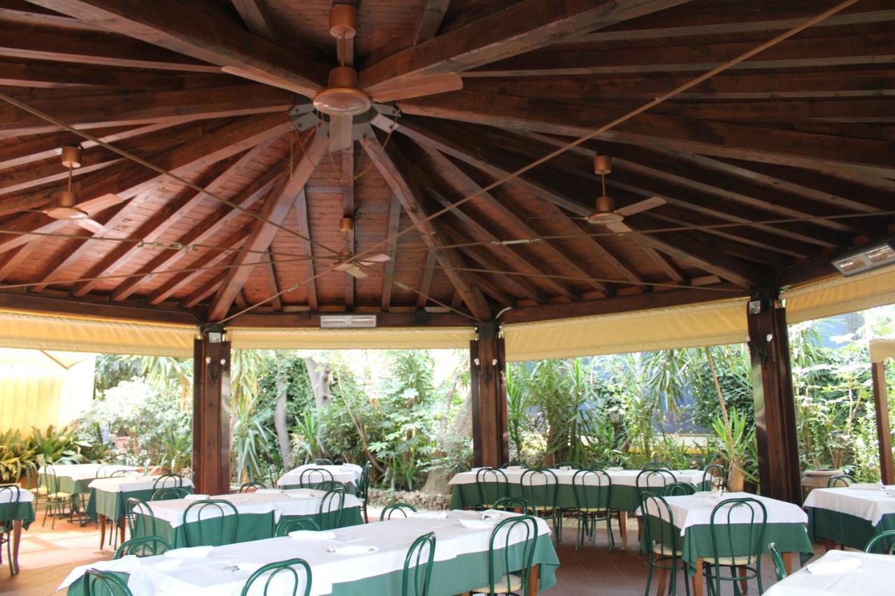 Hotel La Locanda Del Borgo โรม ภายนอก รูปภาพ