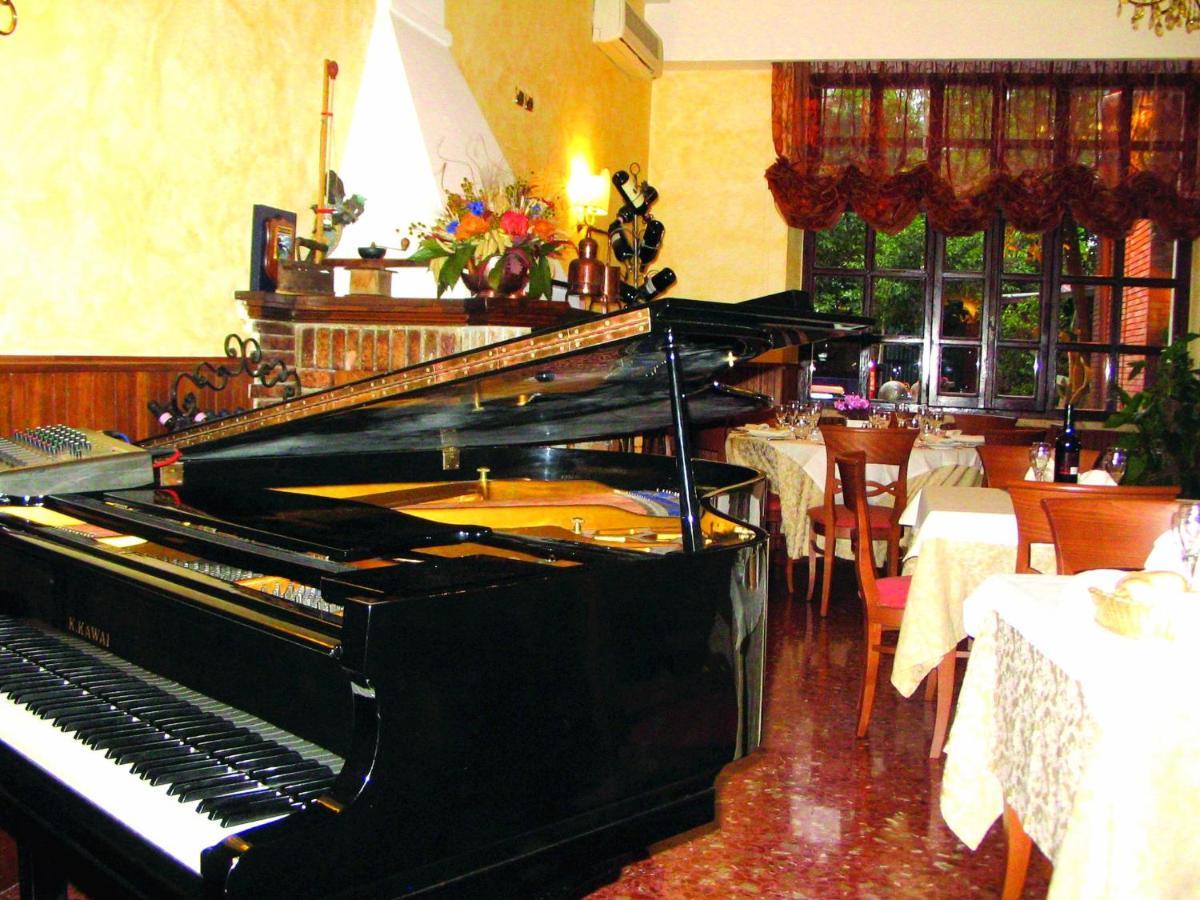 Hotel La Locanda Del Borgo โรม ภายนอก รูปภาพ