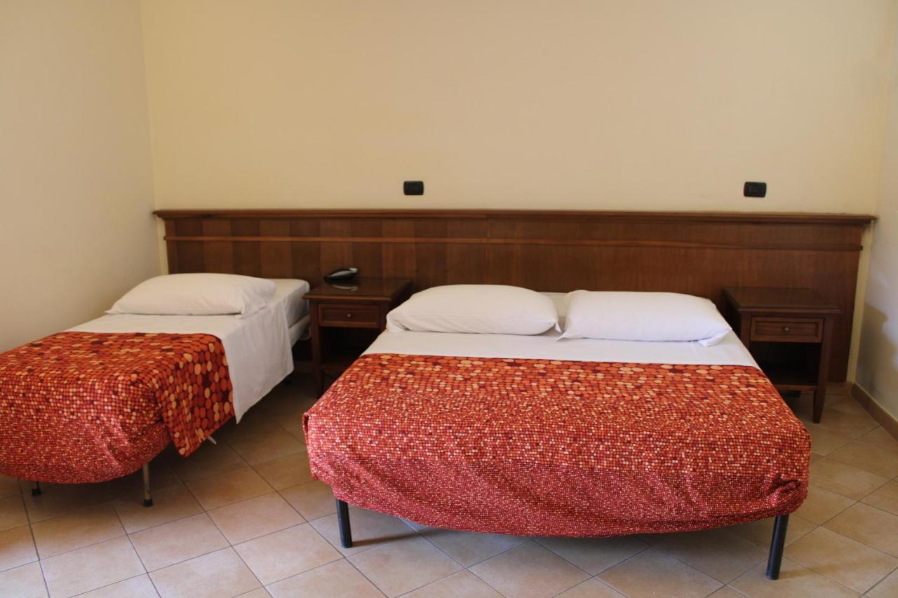 Hotel La Locanda Del Borgo โรม ภายนอก รูปภาพ
