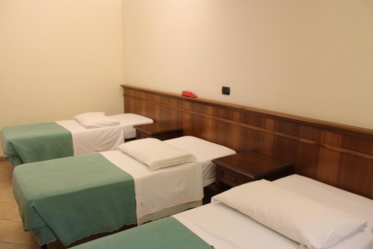 Hotel La Locanda Del Borgo โรม ภายนอก รูปภาพ