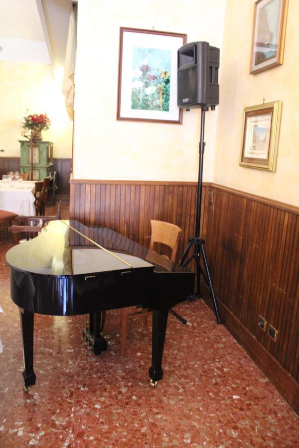 Hotel La Locanda Del Borgo โรม ภายนอก รูปภาพ
